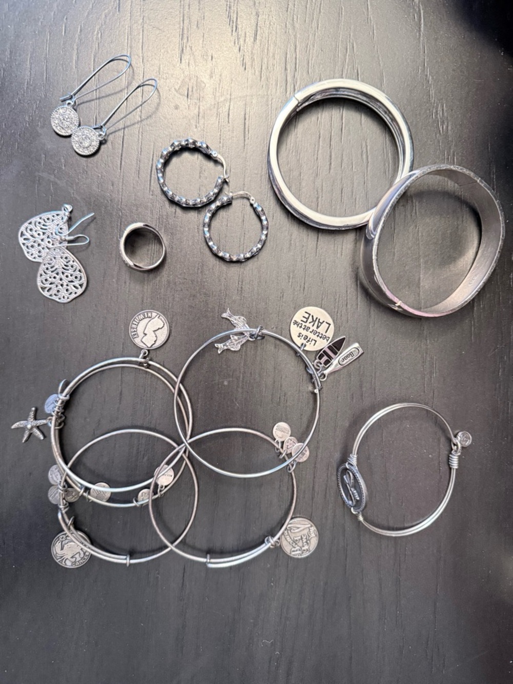 Bundle of 10 pieces of silver jeweley